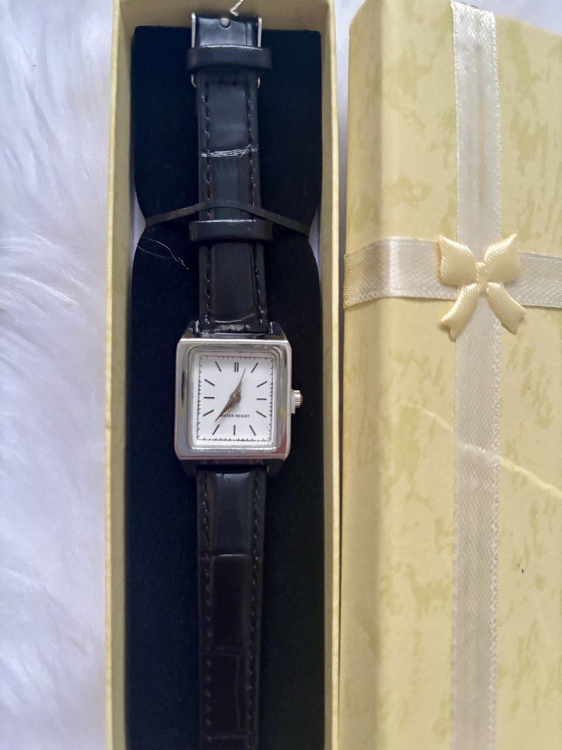 Classic Leather Watch (Category: Women's Watches) located in Nabua. Submitted by prlvdthgss (Listing ID 1470993536, Image 2). Description: The daily go-to. Crisp, clean, and classic. 🍂 Friendly reminder: Proper care and avoiding water will keep this leather looking great for years. battery operated with box no cod| price+sf gcash/maribank 📍camsur, bicol.