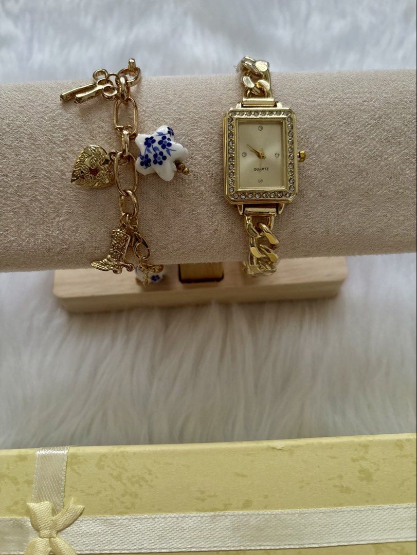 Classy Watch ✨ (Category: Women's Watches) located in Nabua. Submitted by prlvdthgss (Listing ID 1470992049, Image 2). Description: Classic timepieces for any look. ⌚✨ Note: Not guaranteed non-tarnish, but with proper care and regular wiping, they will definitely last long! Brandnew with box 🎁 Battery operated no cod | price +sf Gcash/maribank 📍camsur,bicol .