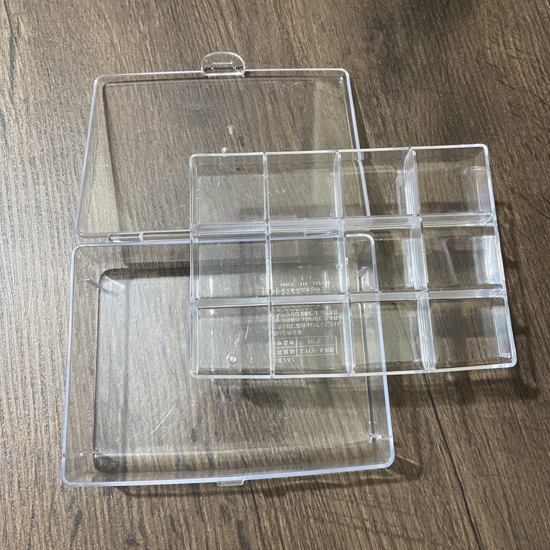 Clear plastic storage box with removable compartments organizer (Category: Storage Boxes & Baskets) located in Marikina City. Submitted by jeliie (Listing ID 1471033504, Image 1). Description: No issue.