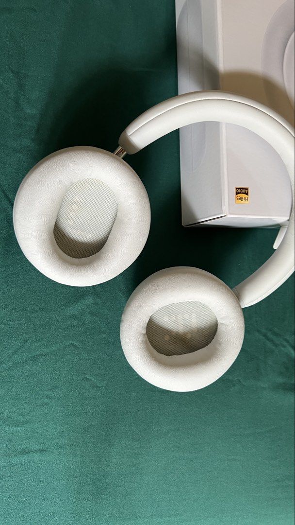 CMF Nothing Headphone Pro in Light Grey (Category: Headphones & Headsets) located in Quezon City. Submitted by nextownerneeded (Listing ID 1470974965, Image 2). Description: bought last May 2026 (Digital Walker) still under warranty with official receipt with protective case .