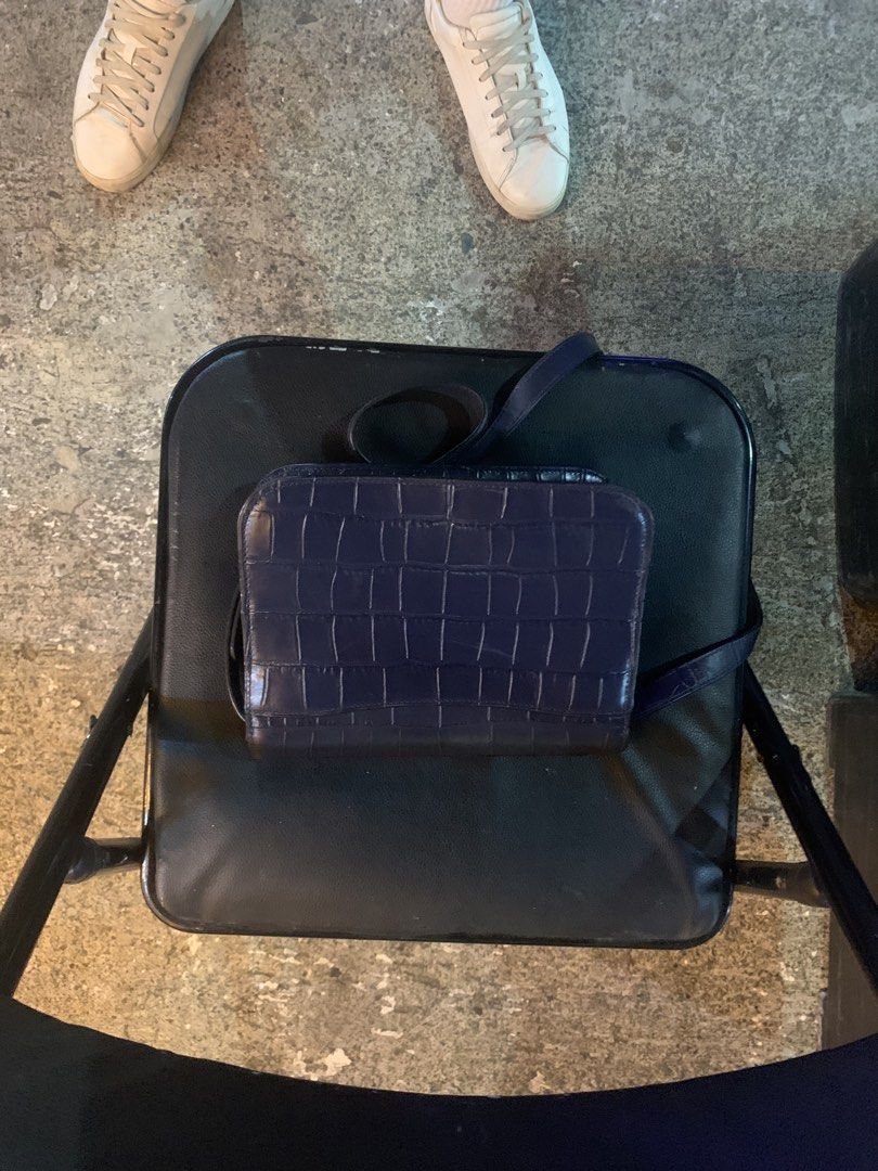 Coach Brynn Flap Crossbody (Category: Sling Bags) located in Manila. Submitted by vintaurafindsco. (Listing ID 1471064201, Image 2). Description: .