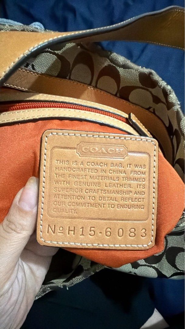 coach canvas bucket shoulder bag (Category: Luxury Bags & Wallets) located in Quezon City. Submitted by mariamaharba7798 (Listing ID 1471072442, Image 3). Description: .