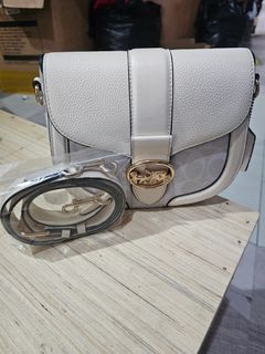 (Category: ) located in . Submitted by preloved_korea (Listing ID 1471061244, Image 1). Description: .