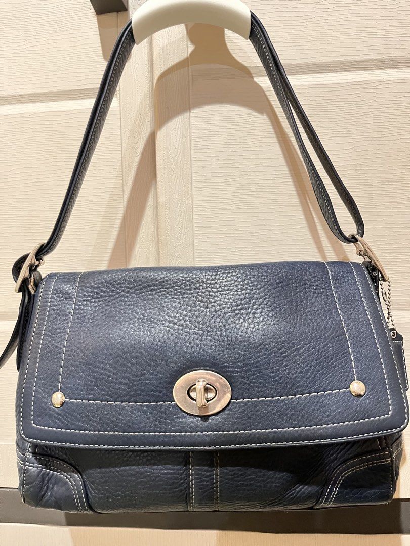 Coach Hamilton flap turnlock (Category: Luxury Bags & Wallets) located in Pasig City. Submitted by irene.joy1913_picks (Listing ID 1470957636, Image 2). Description: .