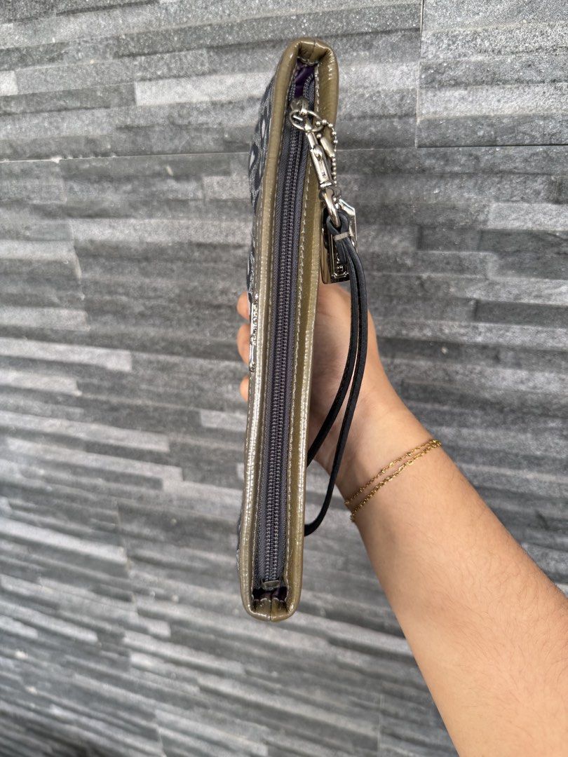 coach leopard pouch (Category: Wallets & Card holders) located in Balanga. Submitted by elle.curated (Listing ID 1470943492, Image 2). Description: Like new condi.