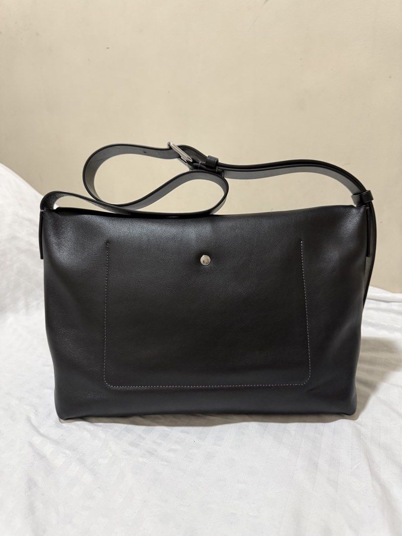 Coach Ludlow Messenger Bag (Category: Sling Bags) located in Makati City. Submitted by Praktikal (Listing ID 1470977220, Image 2). Description: Coach Ludlow Messenger Bag Full grain genuine leather Bought at Greenbelt May 2026 With receipt and complete inclusions Very minimal signs of usage Retails at 31,500 Please check TikTok or IG for videos about the bag.