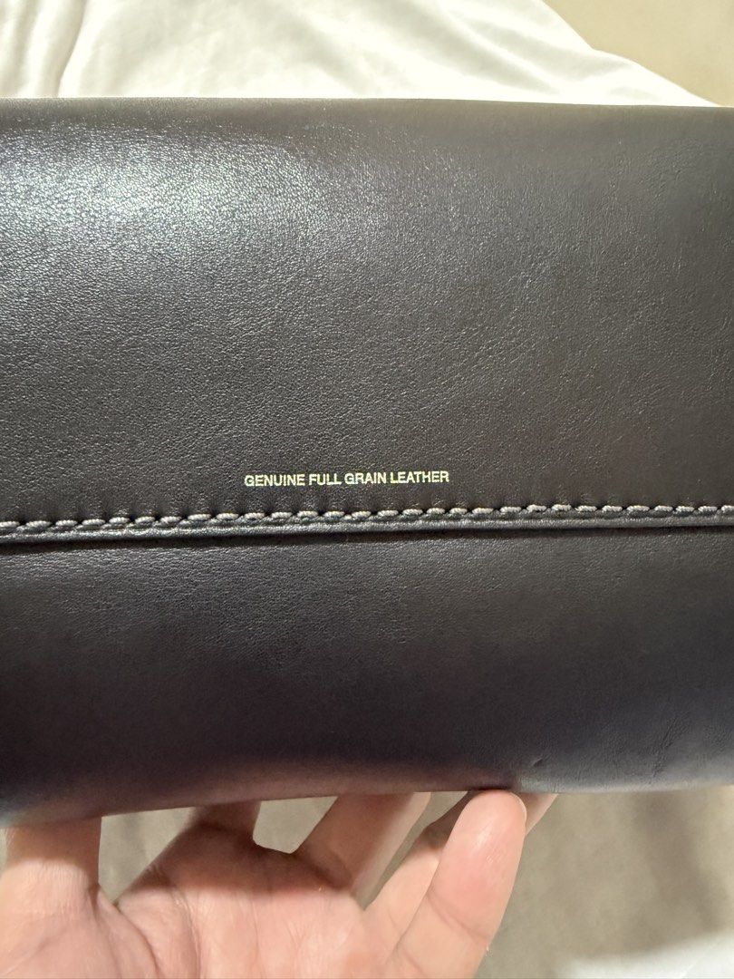 Coach Ludlow Messenger Bag (Category: Sling Bags) located in Makati City. Submitted by Praktikal (Listing ID 1470977220, Image 3). Description: Coach Ludlow Messenger Bag Full grain genuine leather Bought at Greenbelt May 2026 With receipt and complete inclusions Very minimal signs of usage Retails at 31,500 Please check TikTok or IG for videos about the bag.