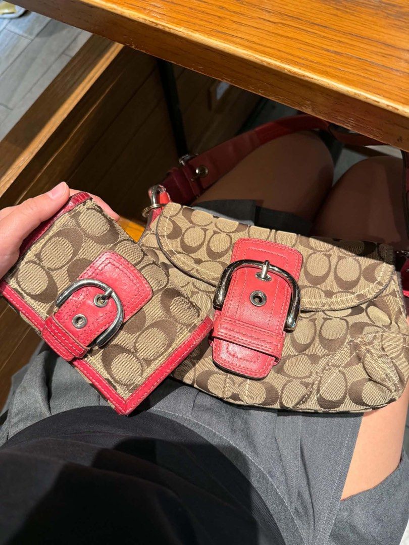 Coach Mini Pink Canvas Soho Set (Category: Luxury Bags & Wallets) located in Dagupan City. Submitted by 21koozy (Listing ID 1471091964, Image 1). Description: Coach Mini Pink Canvas Soho Set RANK: S/A Issue: Wallet (Rubs), Bag (Sign of Usage only) PM for more details NEGOTIABLE OR BEST OFFER.