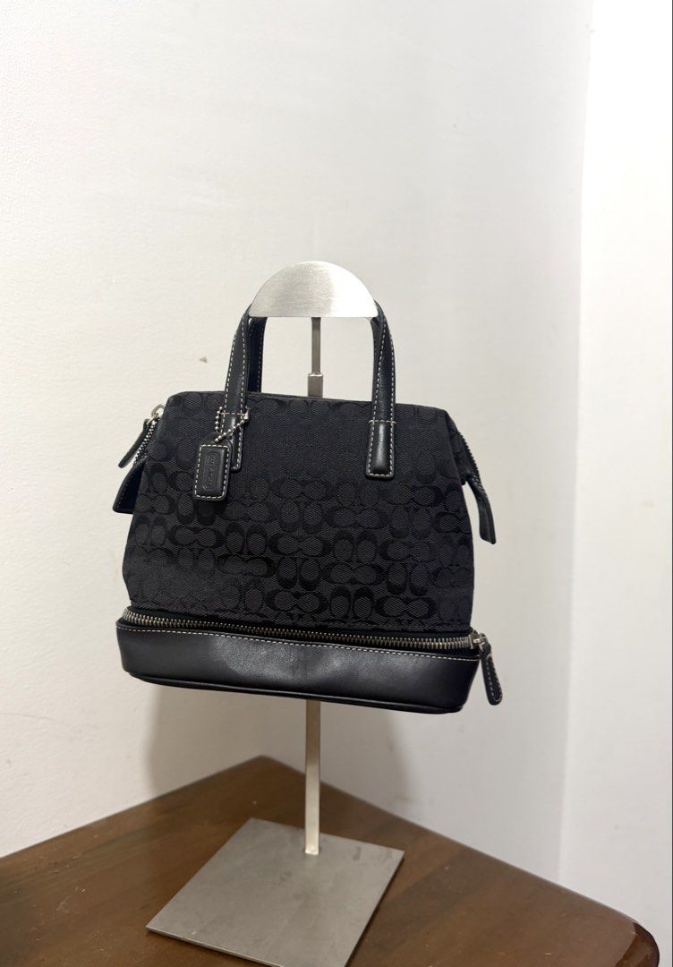 Coach oval mini handbag (Category: Luxury Bags & Wallets) located in Manila. Submitted by prelovedbyramiah (Listing ID 1471056231, Image 1). Description: Like new condition authentic.