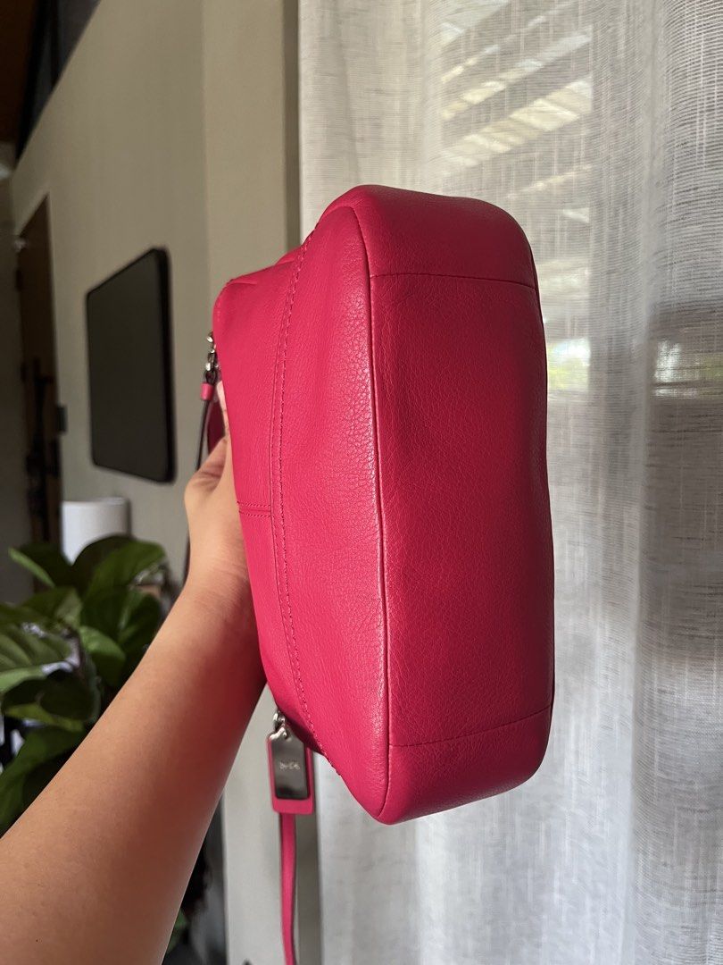 Coach Park Mini (Two Way) (Category: Cross-body Bags) located in Bacolod City. Submitted by gin.knee (Listing ID 1471077053, Image 3). Description: Coach Park in Mini size ✔️Fuchsia / Hot Pink color ✔️RANK SA, can pass as new ✔️No issues at all ✔️Bright silver hardware.