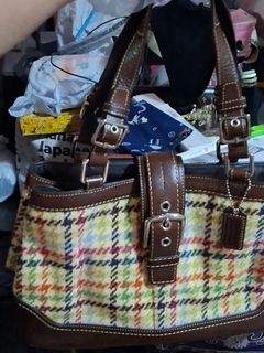 (Category: ) located in . Submitted by closetprincess (Listing ID 1471081965, Image 1). Description: .