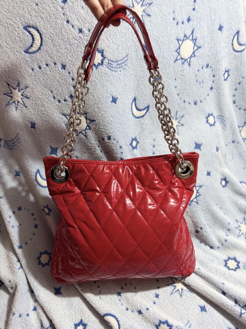 Coach Red Quilted Patent Leather Shoulder Bag (Category: Luxury Bags & Wallets) located in Manila. Submitted by yanna1972 (Listing ID 1470971504, Image 2). Description: NOT FOR MASELAN ! - price is negotiable for sure buyer - see the pics for the issues - buy at ur own risk ! MOP: gcash or MariBank MOD : j&t and lalamove if within manila .
