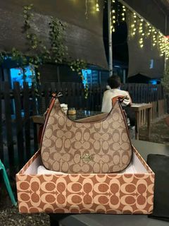 (Category: ) located in . Submitted by luxurybags6100 (Listing ID 1470955305, Image 1). Description: .