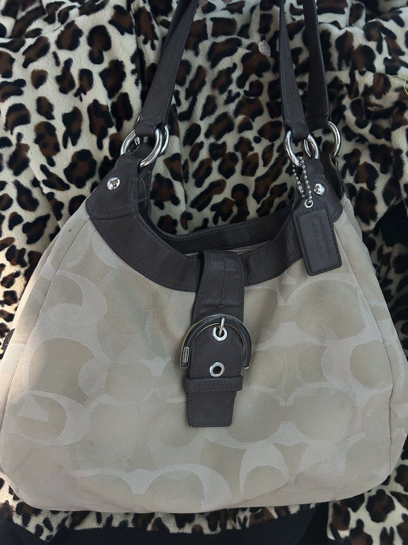 Coach soho lynn (Category: Shoulder Bags) located in Manila. Submitted by charmeofficial (Listing ID 1471096107, Image 1). Description: Hearing offers .