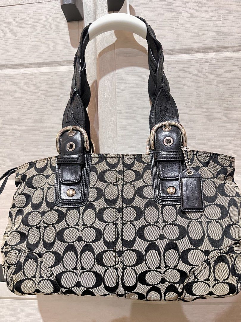 Coach Soho shoulder bag with braided straps (Category: Luxury Bags & Wallets) located in Pasig City. Submitted by irene.joy1913_picks (Listing ID 1470979858, Image 2). Description: .