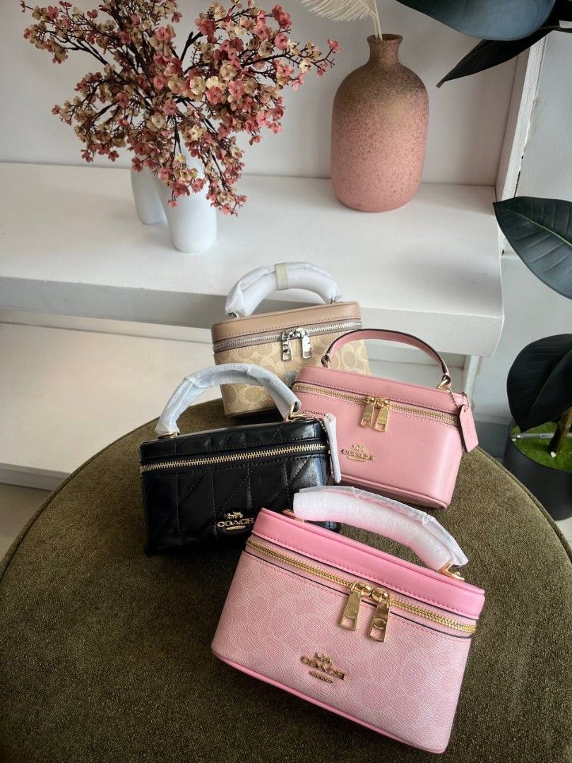 Coach Vanity Bag (Category: Cross-body Bags) located in Mandaluyong City. Submitted by modamuseph (Listing ID 1471043627, Image 2). Description: .