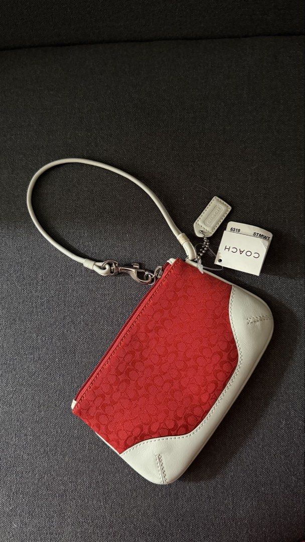 Coach wristlet (Category: Wallets & Card holders) located in San Pablo. Submitted by bagelyuuh.by.neel (Listing ID 1471077232, Image 1). Description: LMK UR OFFER NOT LESS THAN 4,500 PHP .