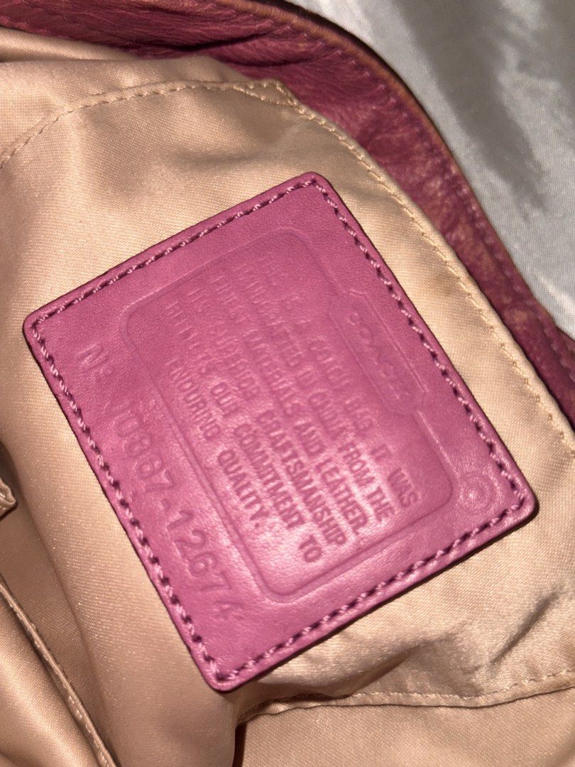 coach zoe large (Category: Luxury Bags & Wallets) located in Manila. Submitted by esseomoke (Listing ID 1470967633, Image 3). Description: FOR SALE! 👜 Coach Zoe Large Hobo Shoulder Bag Coach Zoe Hobo Shoulder Bag in beige-and-brown signature monogram canvas, with pink leather trim and gold-tone hardware. 💸 Price: ₱3,000 (nego!) 📦 Shipping: Lalamove available DM me if interested! 💗.