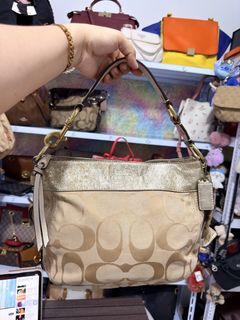 (Category: ) located in . Submitted by aiznpreluvv (Listing ID 1471073920, Image 1). Description: .