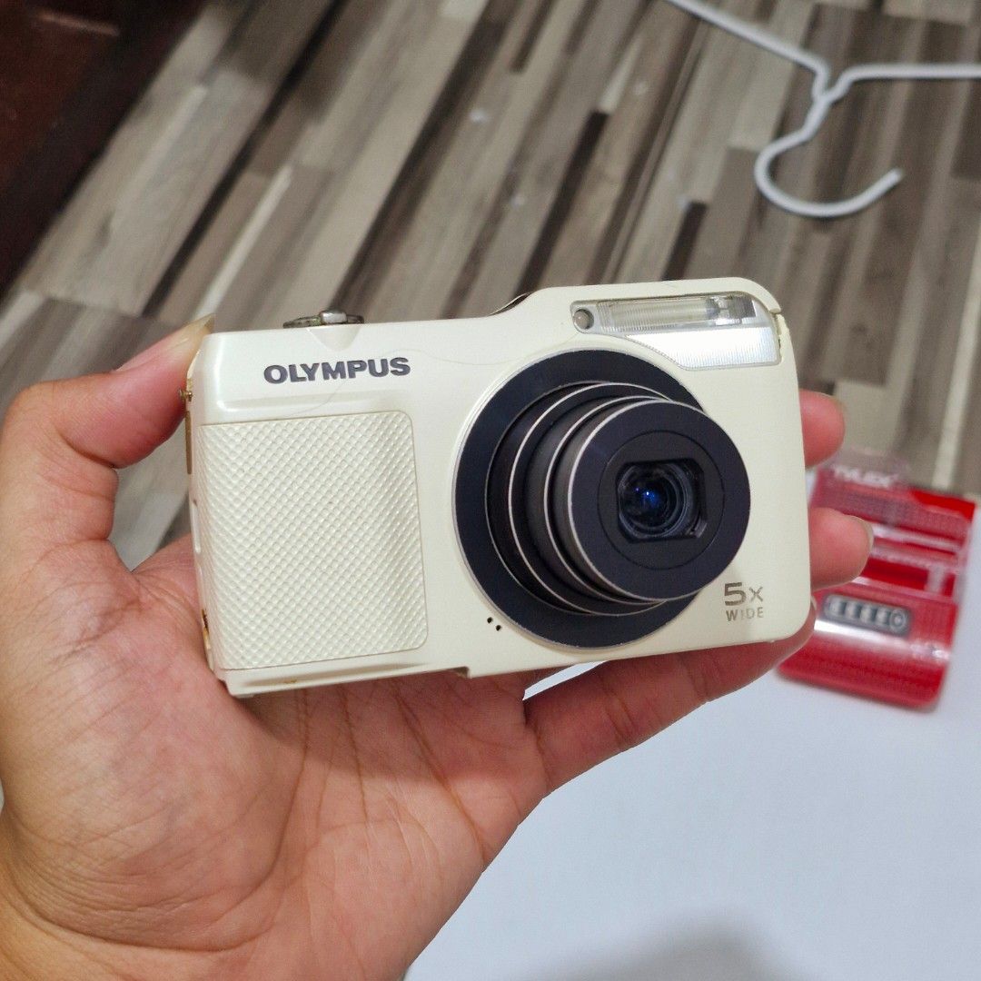 (COD AVAILABLE!!!) Olympus VG-170 Working Digicam (Category: Cameras) located in Caloocan City. Submitted by konan_11359 (Listing ID 1470983291, Image 2). Description: (COD AVAILABLE!!!) Olympus VG-170 Working Digicam WHY CHOOSE THIS: ♡ Malakas na Flash ♡ Mabilis mag-focus ♡ Malaking high quality lcd ♡ In auto mode ♡ Malinaw na output ♡ Smooth shutter and zoom ♡ Slim and Compact ♡ Vintage cam feel Condition: Used! More info below! Honest Issues: 