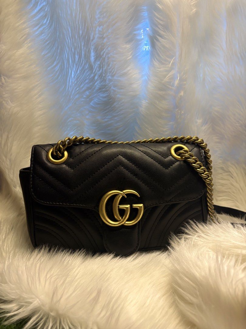 Coded GuCC! Sling bag (Category: Cross-body Bags) located in Davao. Submitted by ememlou17 (Listing ID 1470939969, Image 1). Description: Coded GuCC! Sling bag. Super pretty pa inside and out. Malinis ang loob. Makapal mabigat pati sling. Medium size.