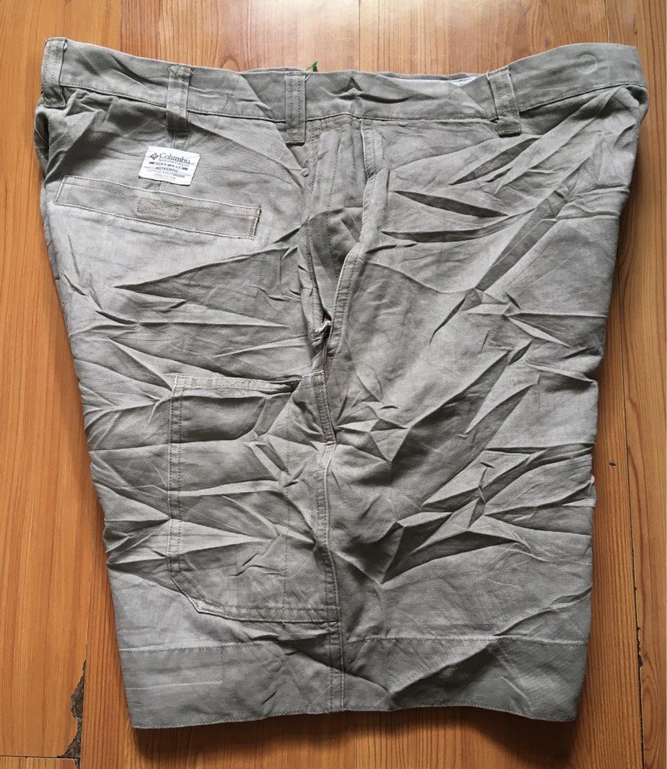 Columbia cargo shorts (utility short) (Category: Activewear) located in San Juan City. Submitted by sashoppeepipi (Listing ID 1470955088, Image 2). Description: Size 36 waistline Original From balikbayan box.