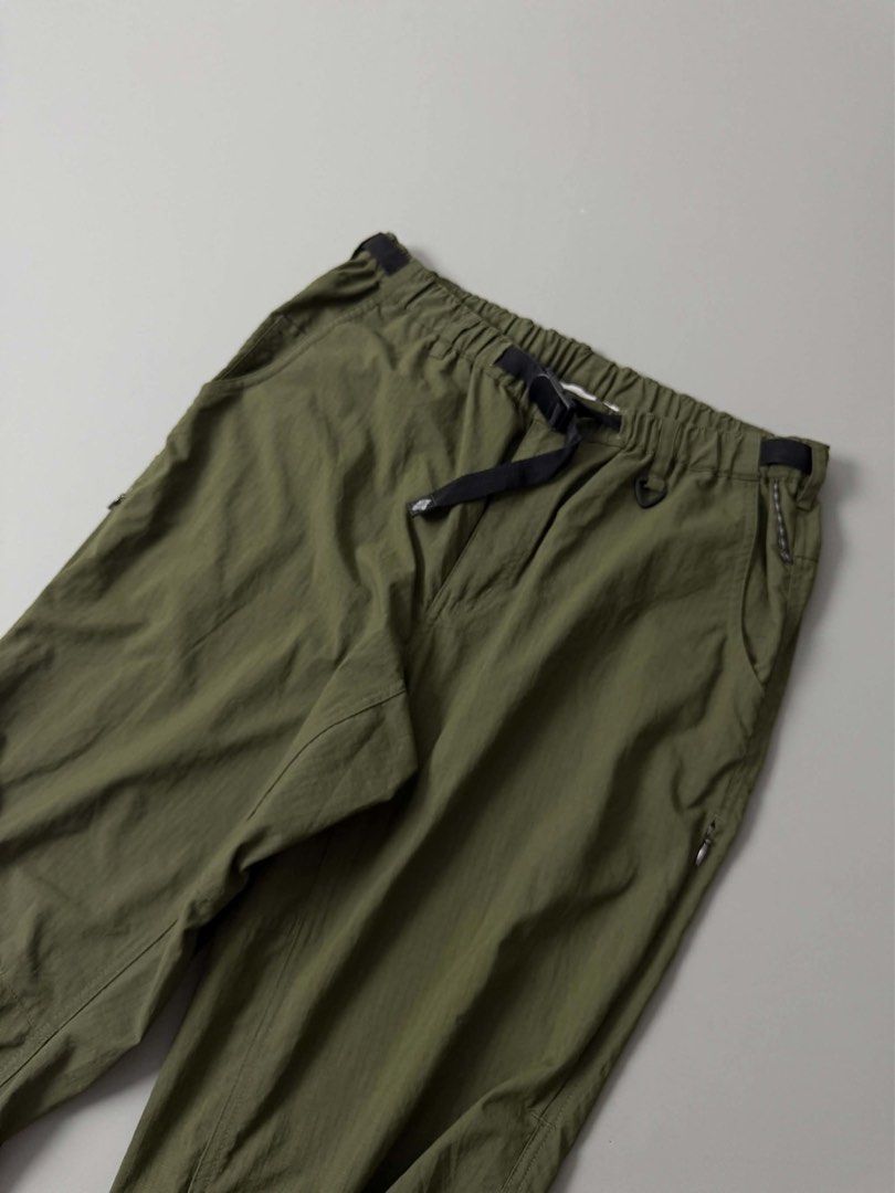 COLUMBIA MOUNTAINDALE CARGO PANTS (Category: Jeans) located in Guagua. Submitted by sweetboyy (Listing ID 1470970434, Image 2). Description: COLUMBIA MOUNTAINDALE CARGO PANTS EXCELLENT CONDITION SIZE XLARGE ON TAG DIMES: WAISTLINE 32-34 / LENGTH 43 / LEG OPENING 8.5.