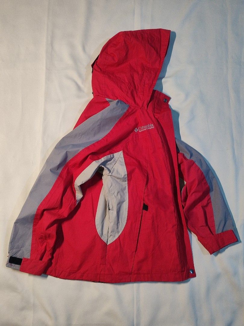 COLUMBIA TITANIUM WATERPROOF OMNI-SHIELD OUTDOOR JACKET (Category: Coats, Jackets and Outerwear) located in Tarlac. Submitted by joel_dat_kom_187 (Listing ID 1471041207, Image 1). Description: COLUMBIA TITANIUM WATERPROOF OMNI-SHIELD OUTDOOR JACKET EXCELLENT USED CONDITION 9.8/10 COLORATE 9.5/10 CONDITION SIZE LARGE ON TAG 21 W 25.5 L ISSUE ( BACON STRINGS ) ❌.