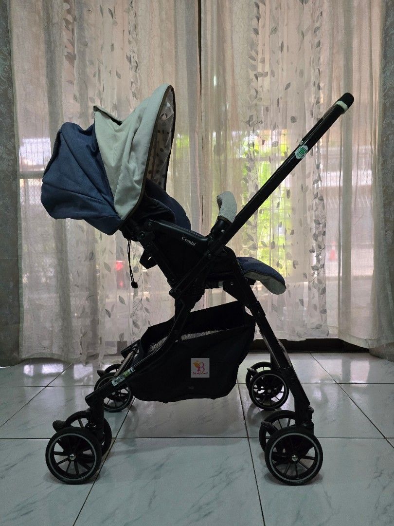Combi Handy A4cas Lightweight Baby Stroller (Category: Strollers) located in Paranaque City. Submitted by babyandme.savers (Listing ID 1471069639, Image 3). Description: COMBI HANDY A4cas LIGHTWEIGHT LUXURY BABY STROLLER * Safe for 0 - 48 months *In very good condition * Fully Reclineable * Reversible handle * Full canopy * High seat * Lightweight stroller * A4cas wheels * 5 - Point safety belt * Clean and Sanitized - Ready to use 📍 Location : B