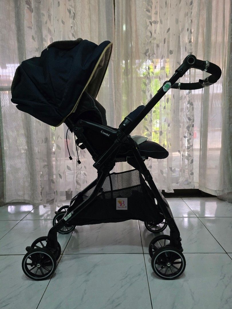 Combi Sugocal Lightweight Luxury Baby Stroller (Category: Strollers) located in Paranaque City. Submitted by babyandme.savers (Listing ID 1471068689, Image 3). Description: COMBI SUGOCAL A4cas LIGHTWEIGHT HIGH SEAT LUXURY BABY STROLLER * Safe for 0 - 48 months * In excellent condition * Fully Reclineable * Reversible handle * Full canopy * High seat * Lightweight stroller * A4cas wheels * 5 - Point safety belt * Clean and Sanitized - Ready to use