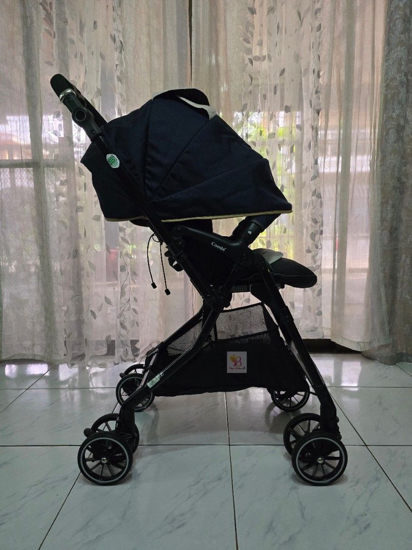 Combi Sugocal Lightweight Luxury Baby Stroller (Category: Strollers) located in Paranaque City. Submitted by babyandme.savers (Listing ID 1471068689, Image 2). Description: COMBI SUGOCAL A4cas LIGHTWEIGHT HIGH SEAT LUXURY BABY STROLLER * Safe for 0 - 48 months * In excellent condition * Fully Reclineable * Reversible handle * Full canopy * High seat * Lightweight stroller * A4cas wheels * 5 - Point safety belt * Clean and Sanitized - Ready to use