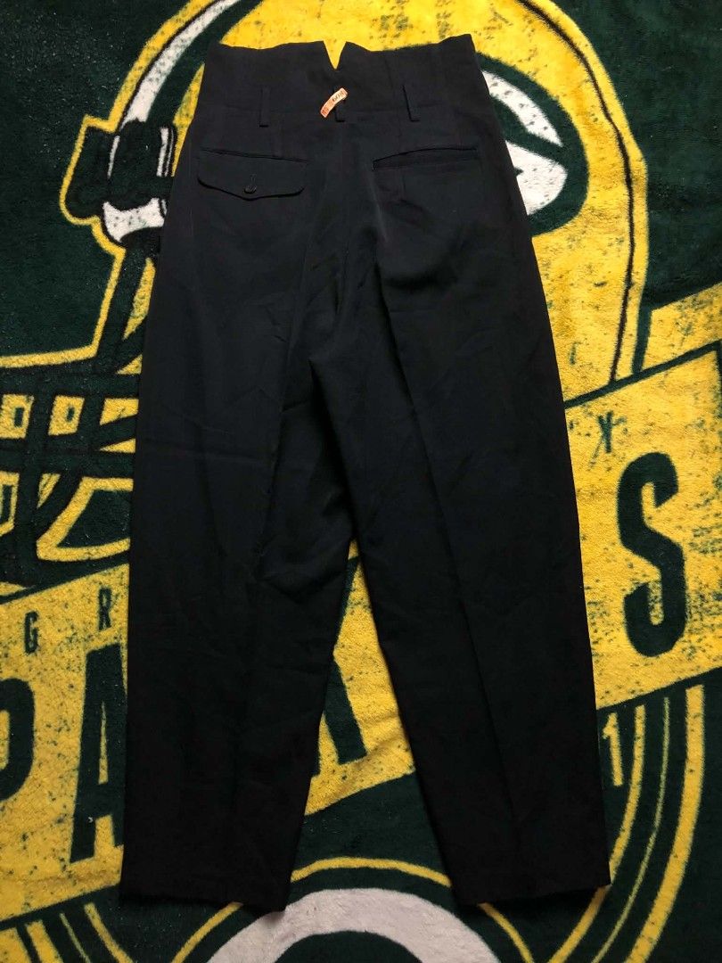 Comme Des Garcons Mens Fly Button Trouser (Category: Trousers) located in Manila. Submitted by wildowl_054d35 (Listing ID 1471043196, Image 2). Description: made in Japan excellent condition legit and authentic waist 30 length 40.