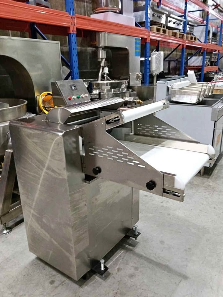 Commercial Automatic Dough Roller (Category: Industrial Equipment) located in Manila. Submitted by allana_kwindustrial (Listing ID 1470985458, Image 3). Description: Commercial Automatic Dough Roller Dimensions: 130 x 77 x 113 cm Price: 91K Specifications: Heavy Duty / Commercial Use Roller Setting Range:8-25mm Maximum Rolling Weight: 15kg Power: 3 kW · 220V/ 60Hz Conveyor width: 50 cm ✔ Heavy Duty & High Performance ✔ 1 Year Warranty + After-Sal