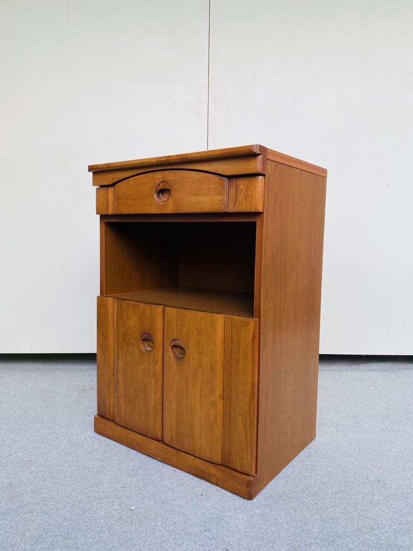 Console Cabinet /Sideboard Cabinet (Category: Shelves, Cabinets & Racks) located in Manila. Submitted by elliefurnies31 (Listing ID 1470943578, Image 3). Description: "JAPAN SURPLUS" CONSOLE CABINET / SIDEBOARD CABINET SIZE: 23L" x 17W" x 33H" inches (AS-IS ITEM) IN GOOD CONDITION.