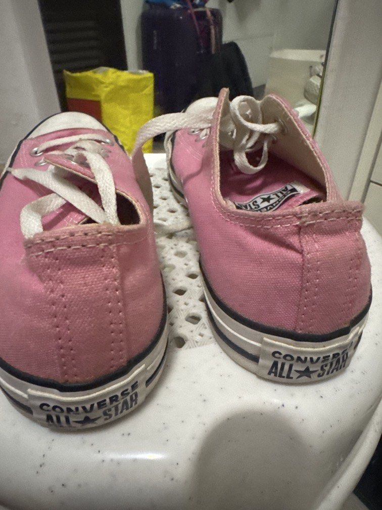 Converse All star - Original! (Category: Sneakers) located in Quezon City. Submitted by rgnineteen (Listing ID 1471088314, Image 2). Description: Original bought this in US! Cute pink color. Konting laba na okay na. Madumi lang tingnan because of the dust sa cabinet..