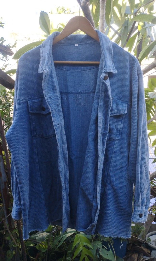 Corduroy Button Down Blue Extra Large Longsleeve Jacket Outerwear Overshirt Oversized Plus Size 2XL (Category: Coats, Jackets and Outerwear) located in Taguig. Submitted by archie.abdullathrift (Listing ID 1471020071, Image 3). Description: Random Corduroy Distressed Hem 2XL L30W26 Color Rate: 9/10 Condition: 9/10 Issue: Missing 1 button pocket 💵 Cash/Gcash or COD via Lalamove 📍Taguig.