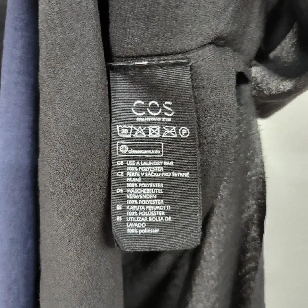 COS blouse (Category: Blouses) located in Rizal. Submitted by vanessa_finds_ (Listing ID 1471082524, Image 3). Description: .