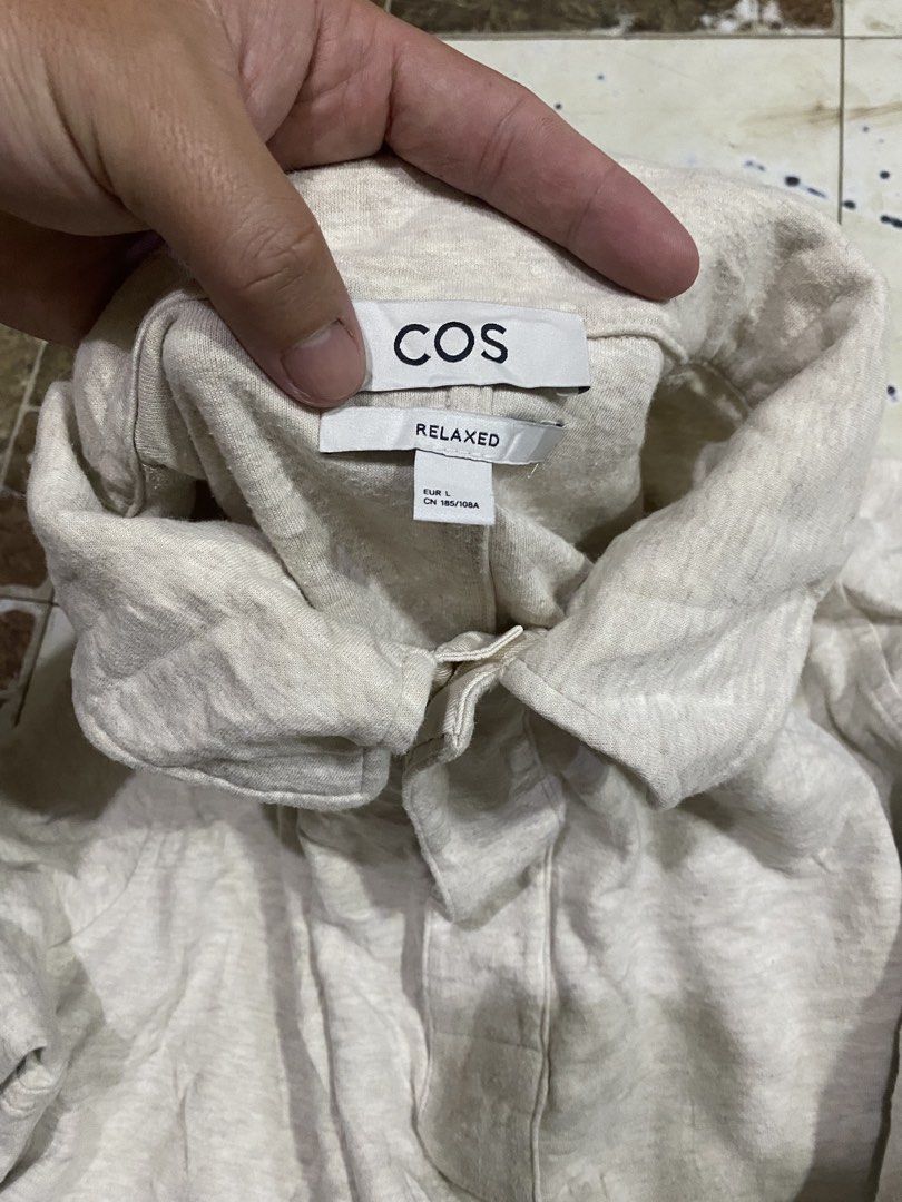 COS long sleeve jersey Polo (Category: Longsleeves) located in Tagoloan. Submitted by puretiger-389e (Listing ID 1471051100, Image 3). Description: COS longsleeve For women Boxy type Size Large To XL 26x27 Dimensions No issue Need wash.