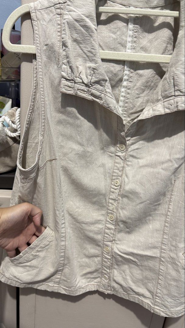 Cotton Linen Button down Pocket Top (Category: Blouses) located in Quezon City. Submitted by dinesaur (Listing ID 1471078745, Image 2). Description: .