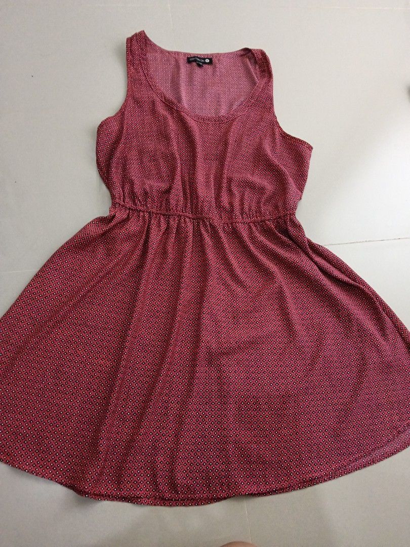 Cotton On Pink Patterned Sleeveless Dress Size M (Category: Dresses) located in Manila. Submitted by zenbear_6b2d8a (Listing ID 1470939736, Image 1). Description: - Brand: Cotton On - Size: M (fits true to size) - Color & Pattern: Pink with all-over small geometric print - Design: Sleeveless, scoop neckline, and fitted waist with gentle gathering - Material: Lightweight and breathable, ideal for warm weather - Condition: Excellent, ready to wear 