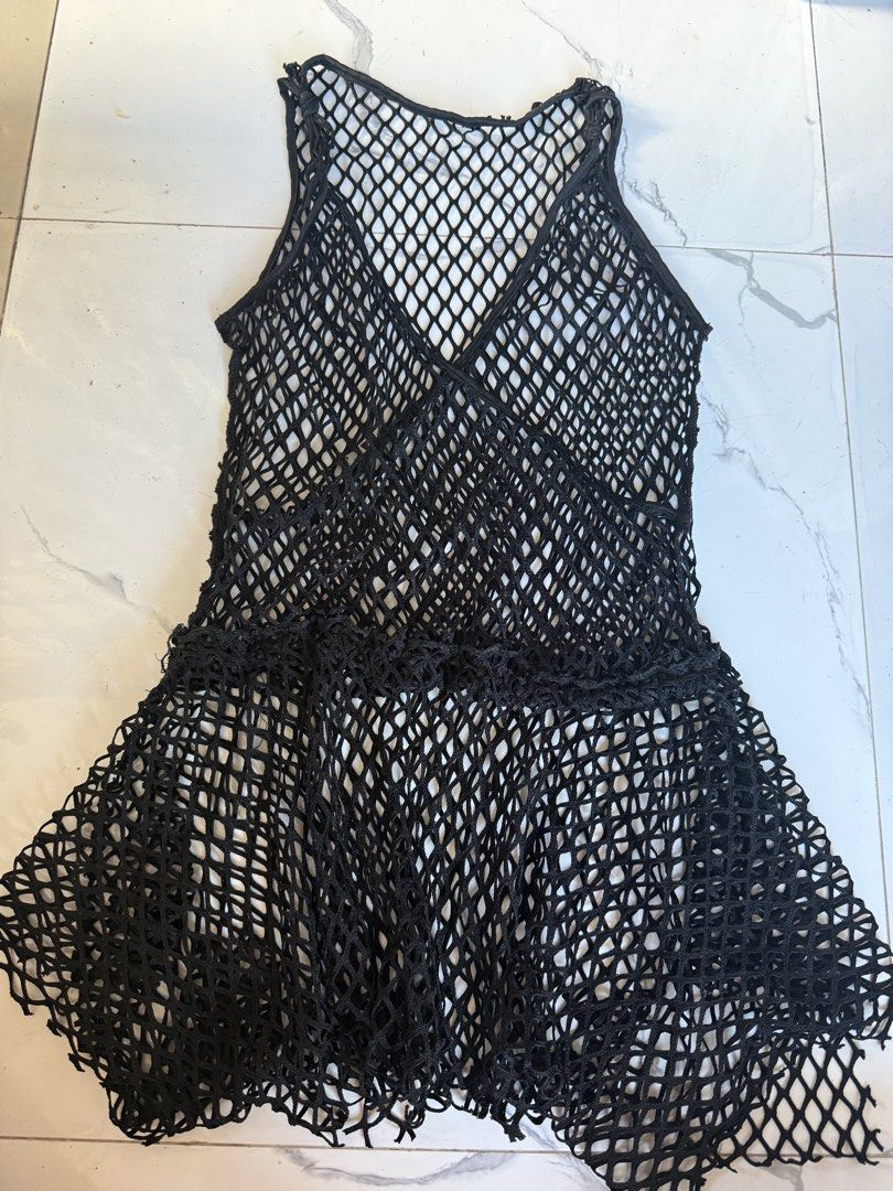 Cover ups (Category: Bikinis & Swimsuits) located in Manila. Submitted by mariadarna (Listing ID 1471058508, Image 1). Description: black cover ups small to medium .