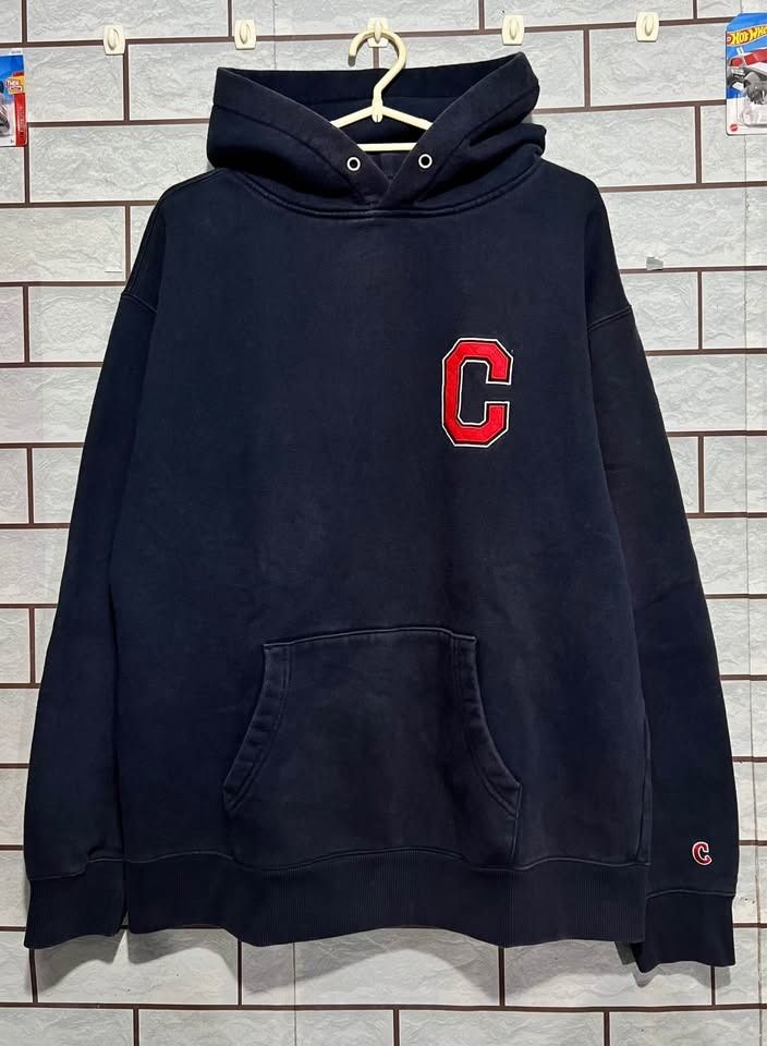 Covernat cozy hoodie (Category: Coats, Jackets and Outerwear) located in Cagayan de Oro. Submitted by thrift4all (Listing ID 1471002635, Image 1). Description: Color rate 8.5/10 With tags Size L - XL Length 26 Width 22.