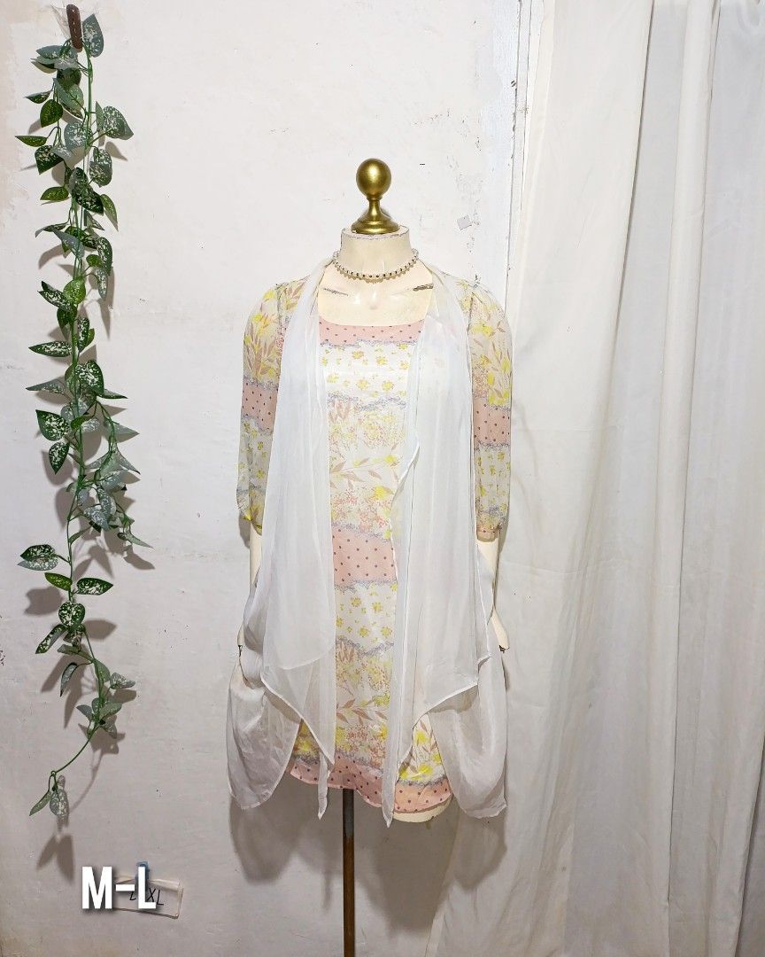 Cream flowy floral boho dress (Category: Dresses) located in Pateros City. Submitted by amj_amj (Listing ID 1471057919, Image 1). Description: .