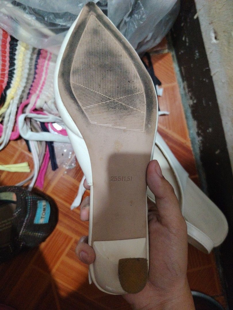 Cream pointed toe slingback heels kitten heel size 255 (Category: Heels) located in Marikina City. Submitted by yum3mi (Listing ID 1471012010, Image 3). Description: - Color: Cream - Style: Pointed toe kitten heels with slingback strap and buckle closure - Material: Smooth synthetic leather finish - Heel: Low flared heel - Size: 255 (printed on sole).