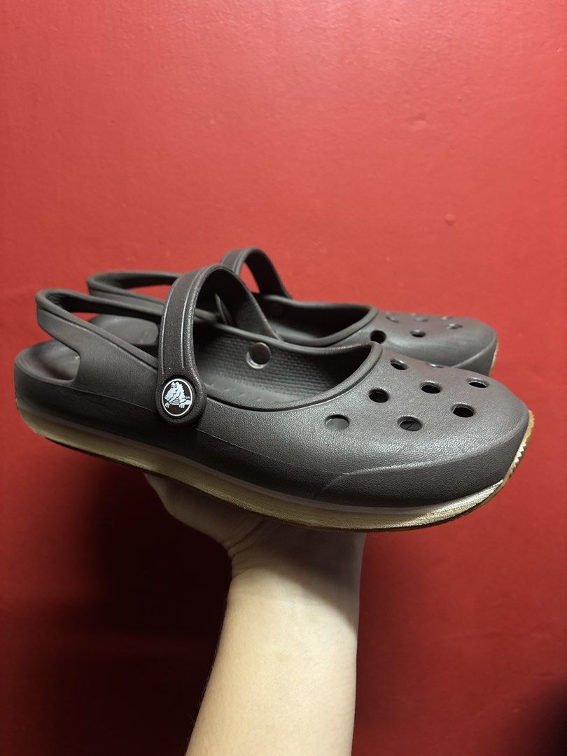 Crocs sandal adult (W6) (Category: Flats & Sandals) located in Imus. Submitted by littlebooythriftstore (Listing ID 1471074890, Image 3). Description: Issue heel drag.