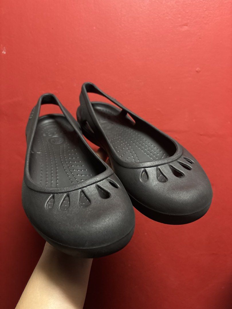 Crocs sandal adult (W7) (Category: Flats & Sandals) located in Imus. Submitted by littlebooythriftstore (Listing ID 1471074513, Image 2). Description: Imus.