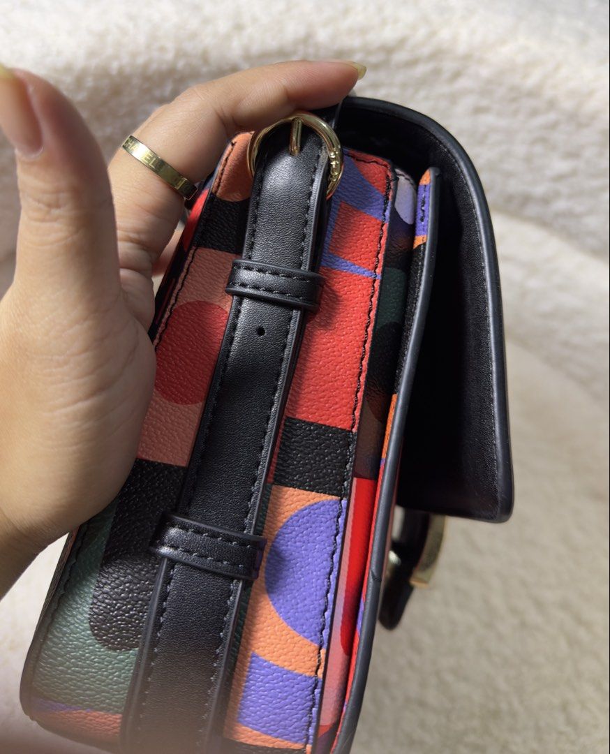 Cross body bag adjustable t0us (Category: Cross-body Bags) located in Binmaley. Submitted by amayscollections (Listing ID 1470975320, Image 3). Description: Origqual. Sale t0us Crossbody bag super mahalya yan ses search mo brand na yan for only ₱750+sf payment first ₱820+sf cash on delivery 📍pangasinan We Ship Nationwide po🚚.