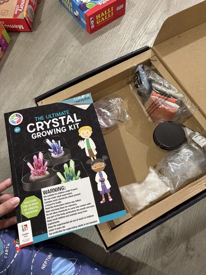 Crystal Growing Kit (Category: Board Games & Puzzles) located in Manila. Submitted by ruizaaa (Listing ID 1470938601, Image 2). Description: • open already • has a lot of items that can be used for the experiment • check other board games for negotiation.