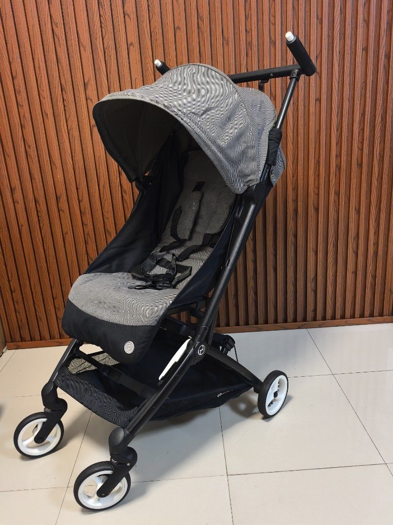 Cybex libelle stroller (Category: Strollers) located in Manila. Submitted by miradoming32070 (Listing ID 1470966081, Image 2). Description: Cybex libelle 🩶 🩶 For 3month up to toddler 🩶 Adjustable seat 🩶 Lightweight 🩶 Cabin approved 🩶 Compact fold 🩶 Approved any airlines cabin Excellent condition Loc :bagumbong caloocan.