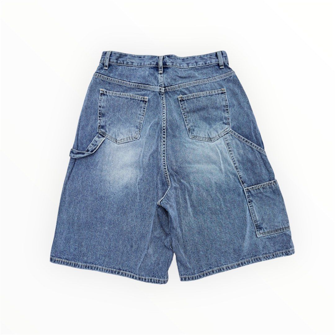 Dailyjou Carpenter Jorts (Category: Shorts) located in Davao. Submitted by workmensph (Listing ID 1470712325, Image 2). Description: Waist: 30” Length: 24” Excellent Condition.